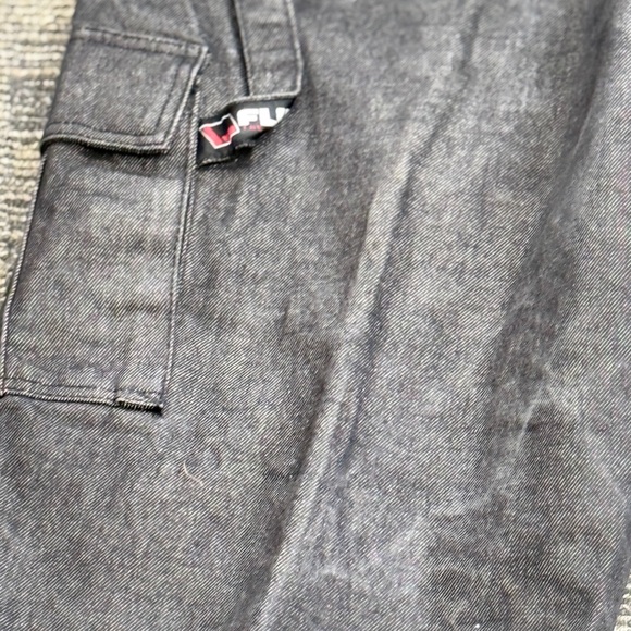 VTG FUBU Dark Gray Men's Relaxed Denim Cargo Jeans 34/34 - Picture 5 of 16